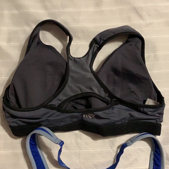 Sports bra bundle - Picture 4 of 7